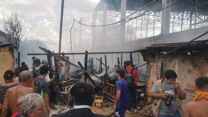 Controlan incendio al costado del Puerto Sajonia