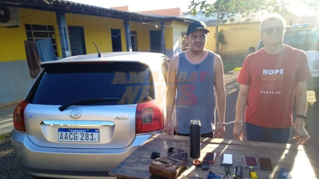 PJC: Sorprenden a supuestos tortoleros en el estacionamiento de un supermercado