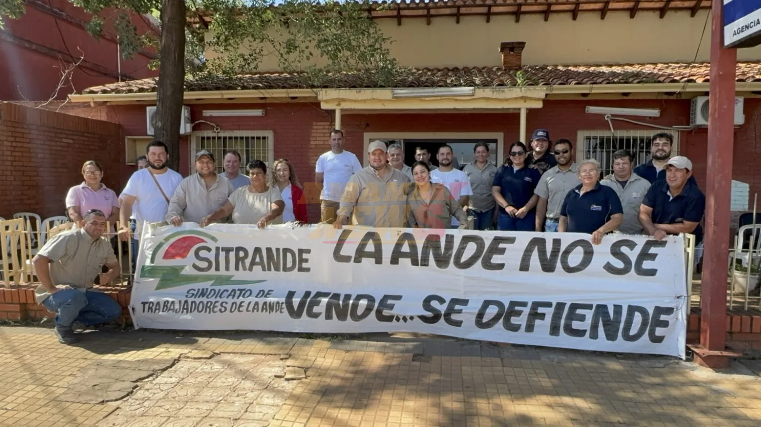Paro de funcionarios de la ANDE a nivel nacional