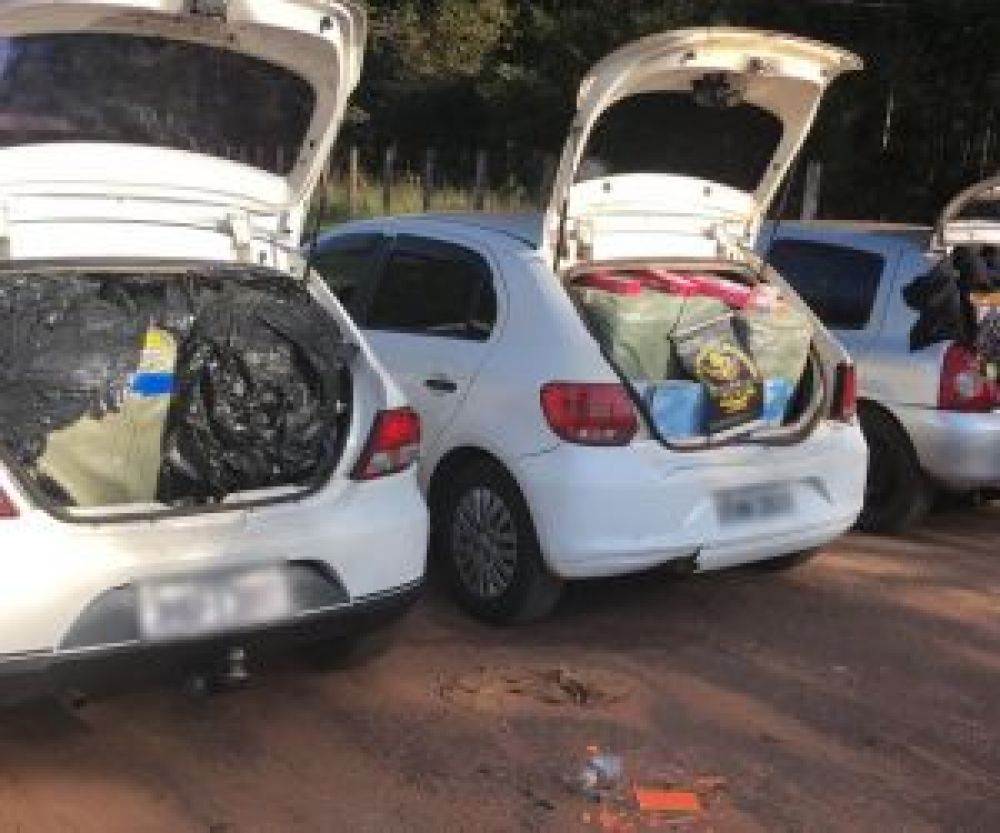 DOF apreende três veículos carregados com contrabando do Paraguai