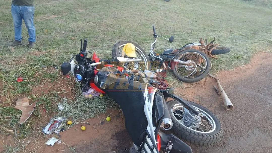 Choque de motocicletas deja un fallecido y un herido grave en Arroyito