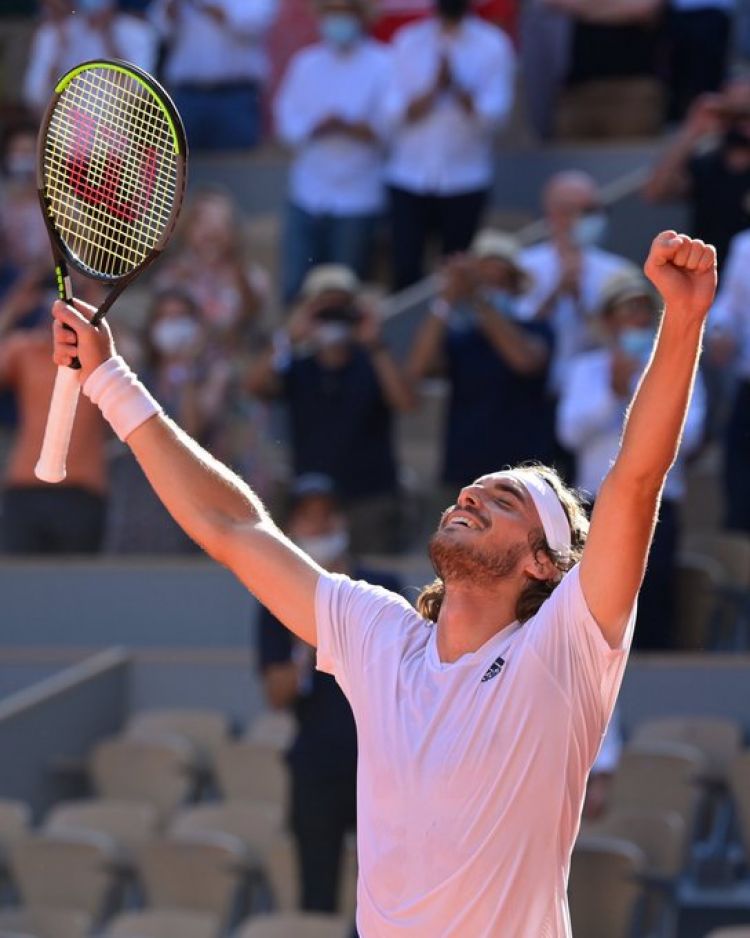 Tsitsipas gana a Zverev y avanza a la gran final del Roland Garros