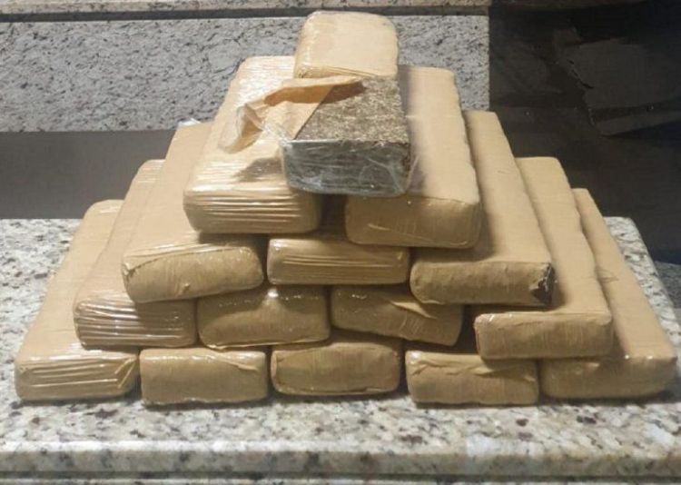 Detienen a dos paraguayos con alijo de marihuana en Brasil