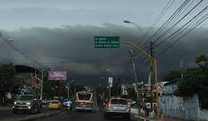 Lunes caluroso, con posibles tormentas y humedad del 95%