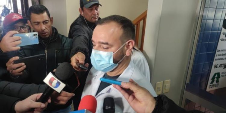 Acevedo permanece en mejoría, pero su cuadro sigue siendo grave, afirman los médicos