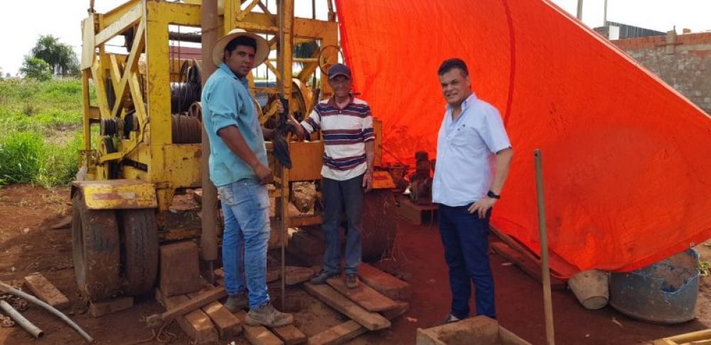 Diputado visitó obra ejecutada por Ronald y José Carlos Acevedo en Pedro Juan
