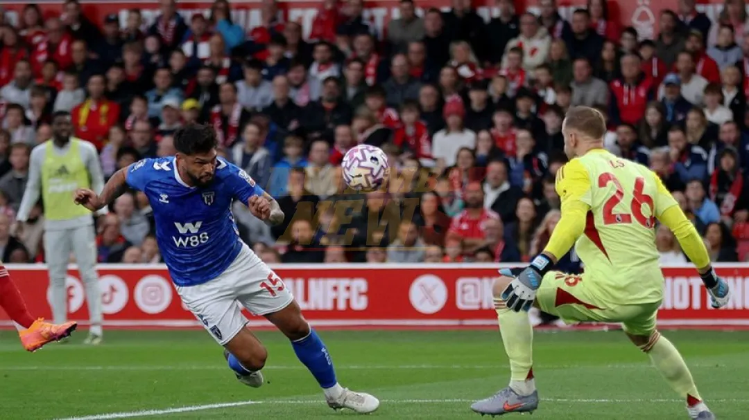 Primer gol de Omar Alderete en la Premier League