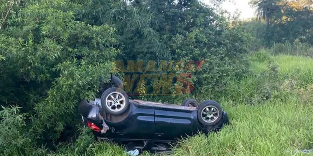 Aparatoso accidente en Ypané: mujer volcó auto ajeno y se dio a la fuga