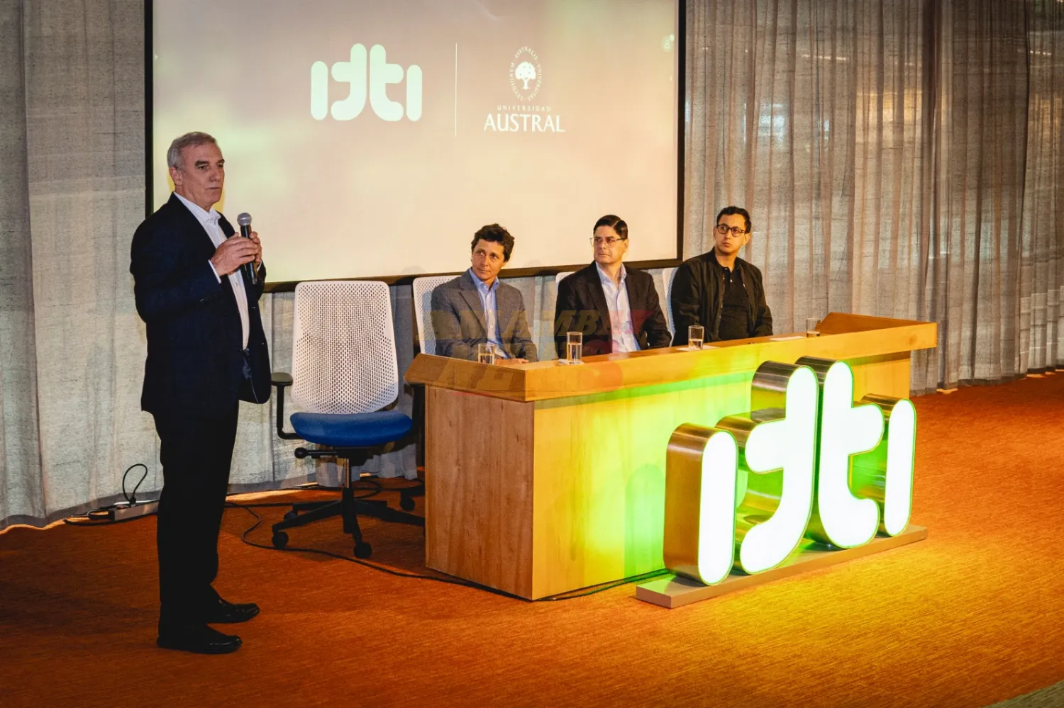 itti & la Universidad Austral sellan alianza para impulsar el talento tech y anuncian primer curso intensivo de IA Generativa