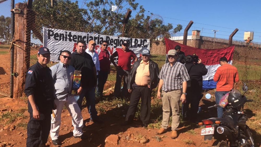 Guardiacárceles se manifiestan en Pedro Juan Caballero