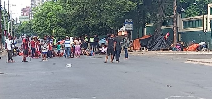 Ya no es novedad: bloquean la Avda. Artigas en Asunción