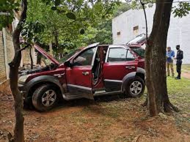 Encuentran rodado utilizado para millonario atraco a empresaria