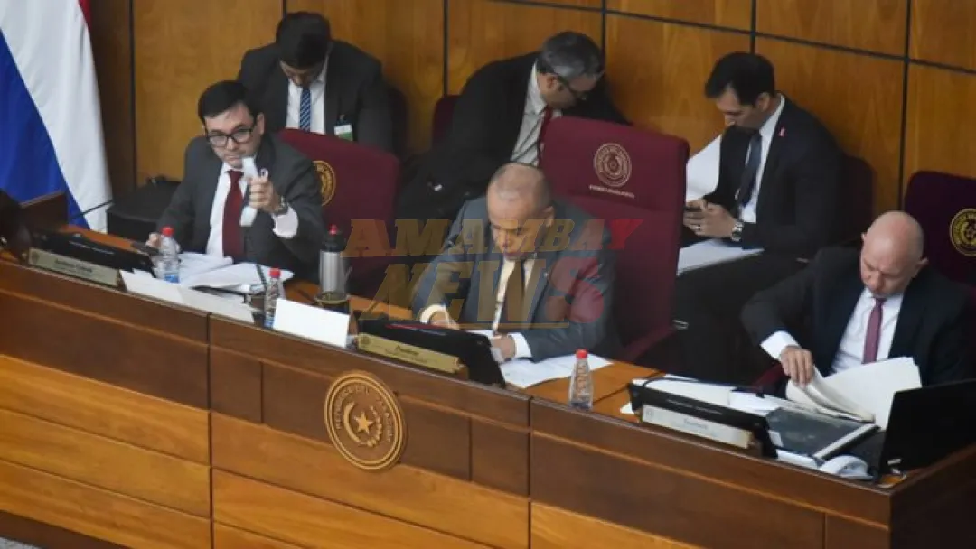 Santi rechaza el autoaumento en el Senado, al que se niega a confrontar