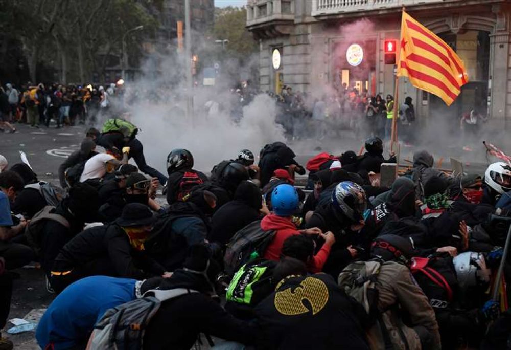 Disturbios nocturnos en Barcelona se saldan con 182 heridos