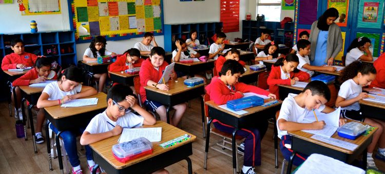 El padre no está obligado a pagar las cuotas de colegios privados, dice abogado