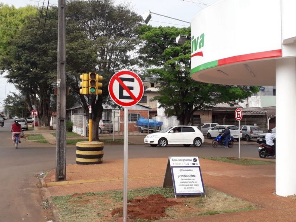 Municipalidad señaliza cruces conflictivos y sectores de estacionamiento prohibido