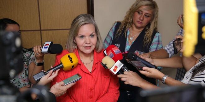 Bancada independiente está abierto al diálogo con Santiago Peña, dice senadora