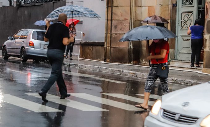 Día caluroso con lluvias y tormentas, anuncia Meteorología