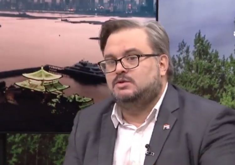 Neumólogo critica a negacionistas y conspiranoicos de la pandemia del COVID-19