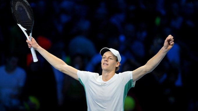 Sinner derrota a Medvedev para llegar a la gran final en Turín
