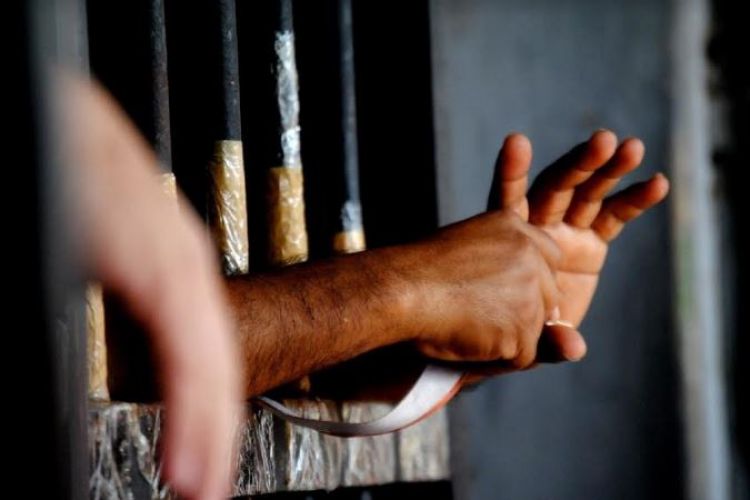 Condenan a 15 años de cárcel a dos hombres por haber abusado de un menor de 14 años