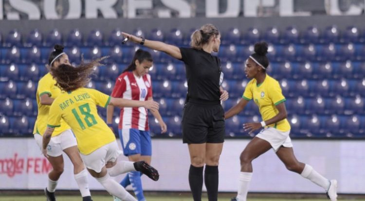 Goleada brasileña en Sajonia