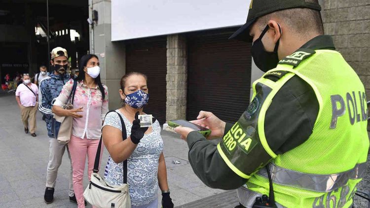 Colombia endurece el toque de queda ante el aumento de contagios por coronavirus
