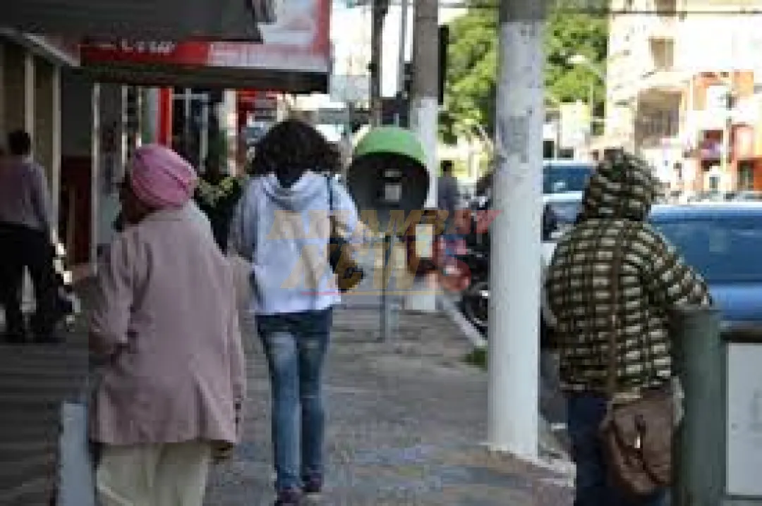 Se pronostica día fresco y lluvias dispersas