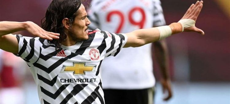 Manchester United vence al Aston Villa y retrasa el título del City