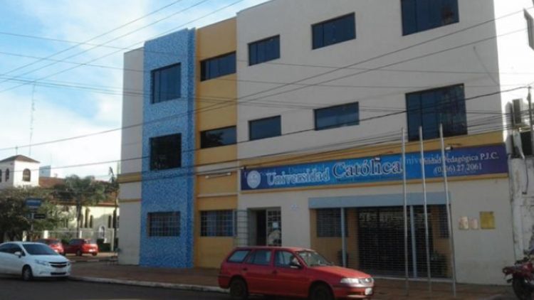 Universidad Católica de Pedro Juan Caballero, adeuda 4 meses de salarios a sus docentes