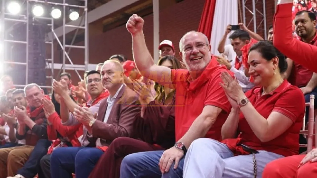 Colorados buscan unidad en CDE y apartan a Cartes