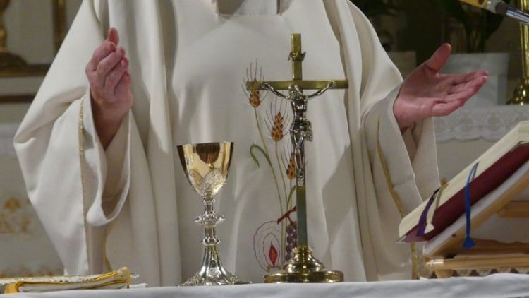 Condenan a 65 años de cárcel a un sacerdote mexicano por violar a una menor