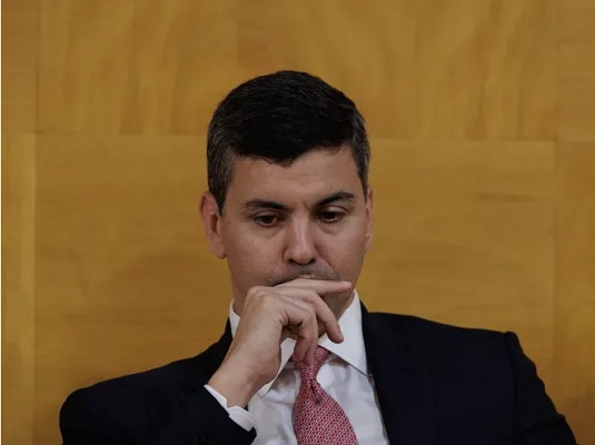 Santi dilata decisión si promulga cambios a ley anticorrupción