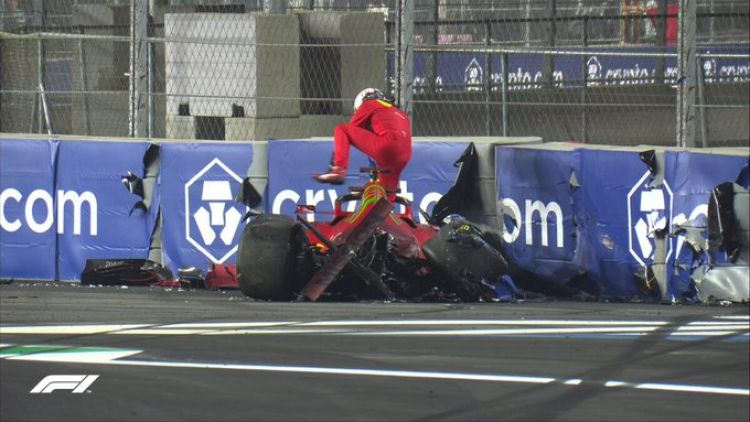 Charles Leclerc sufrió un duro choque en la segunda ronda de práctica del GP de Arabia Saudí