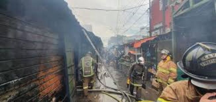 Incendio en Mercado 4 evidencia eterna ineficiencia