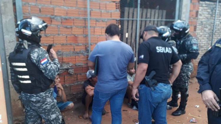 Venta de frutas, verduras, cocaína y marihuana: caen 5 traficantes en el Abasto