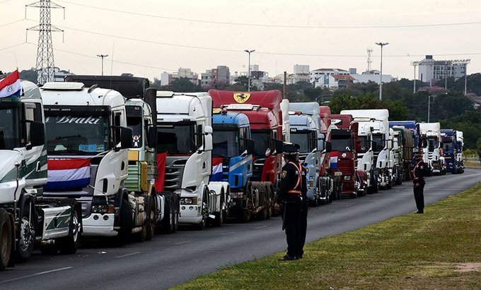 Camioneros van a paro desde el lunes