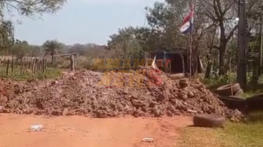 Pobladores en Arroyos y Esteros hacen retenes para evitar el ingreso de camiones con basura