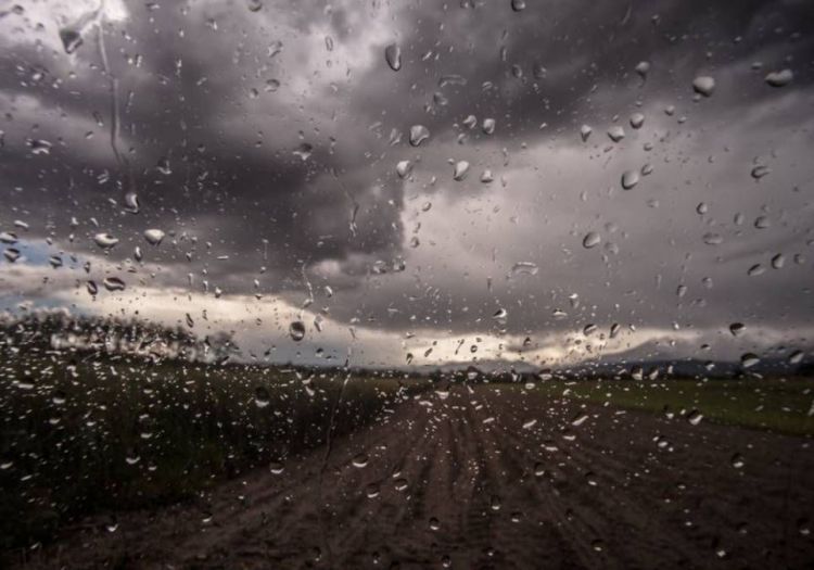 Lluvias y tormentas se pronostican para este lunes, según Meteorología