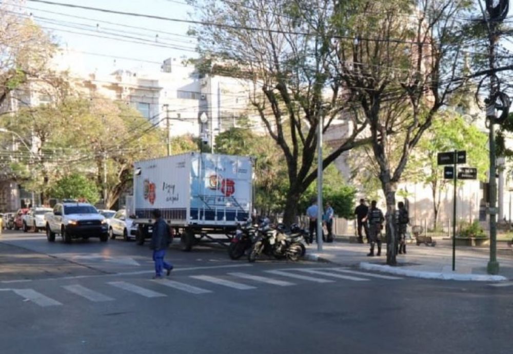 Contrataciones suspende pagos por comisarías móviles con precios de oro