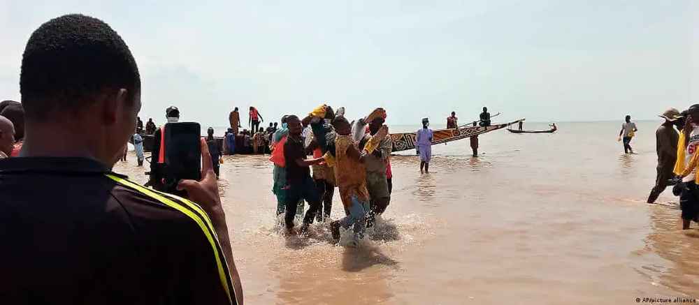 Al menos 26 muertos en un naufragio en Nigeria
