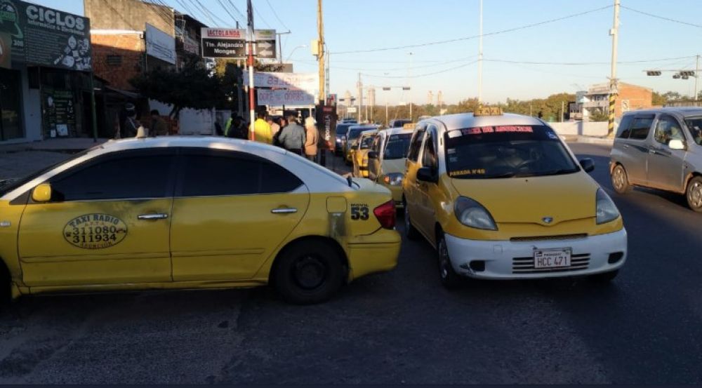 Taxistas niegan monopolio y aseguran que ya no tienen chatarras