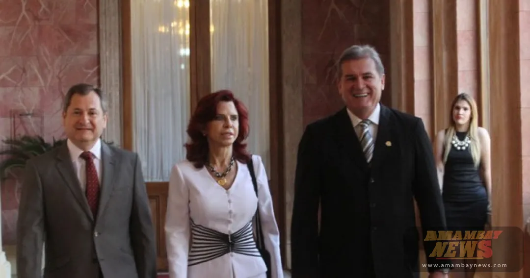 Miryam Peña choca con el cartismo y la acusan de usar plata de Derecho para comprar una camioneta