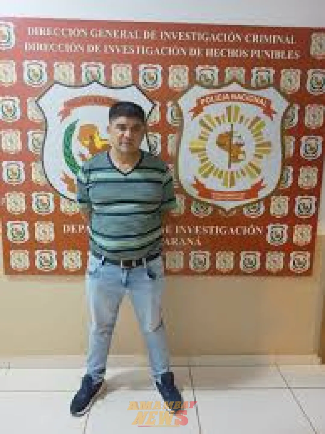 Detenido en plena calle, hombre con doble identidad y cuatro órdenes de captura