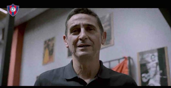Al ritmo del flamenco, Manolo Jiménez ya saluda desde el "Barrio"