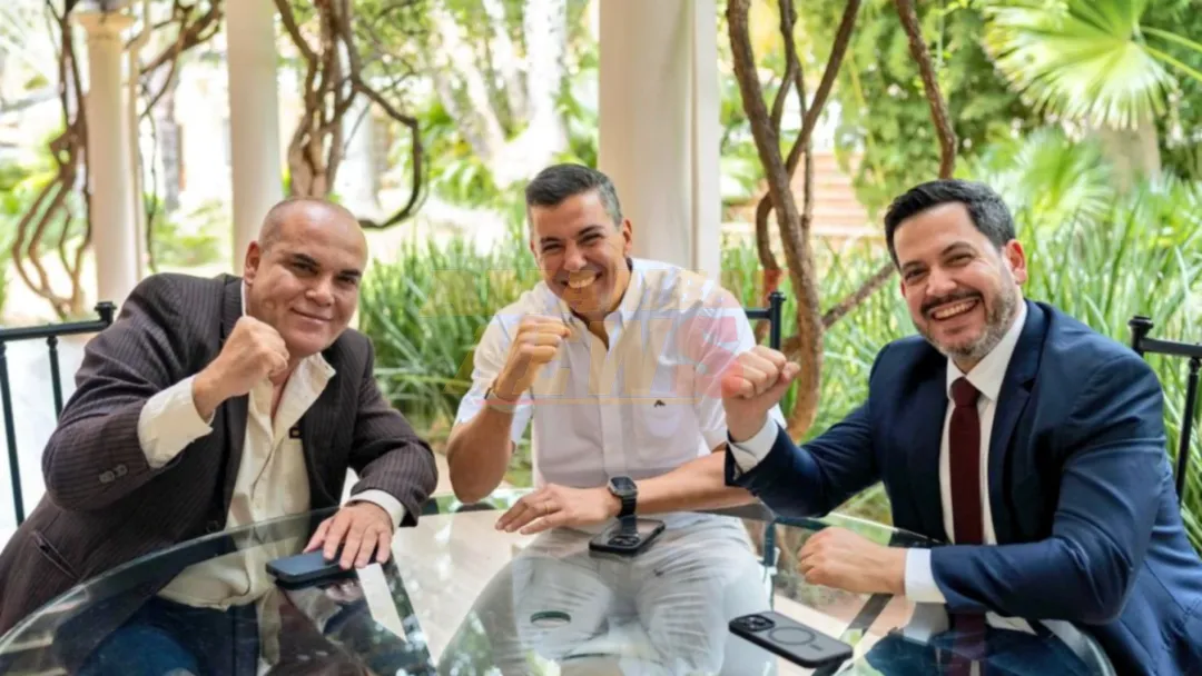 Santi enfrenta críticas de figuras del cartismo y se debilita respaldo