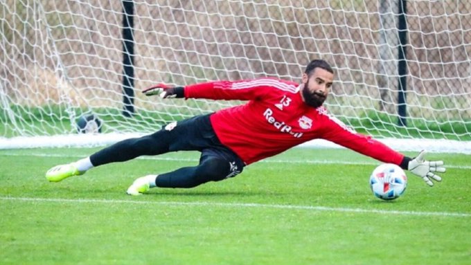 Carlos Coronel jugará por la Albirroja