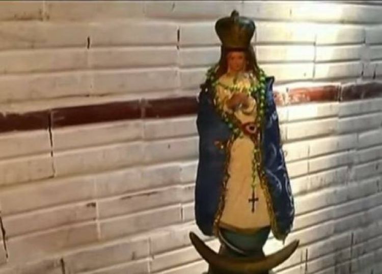 Incendio arrasó una vivienda en Asunción, solo se salvó la virgen de Caacupé