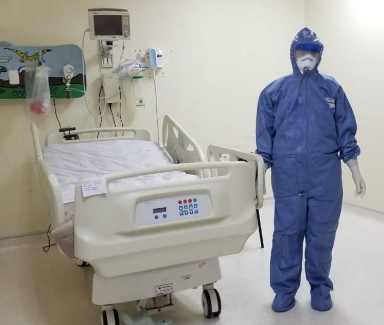 Numerosos contagios en el personal médico de Ecuador tras 21 días de aislamiento