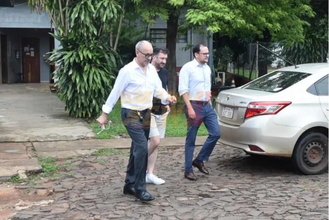 Arresto domiciliario en Asunción a senador argentino detenido con dólares